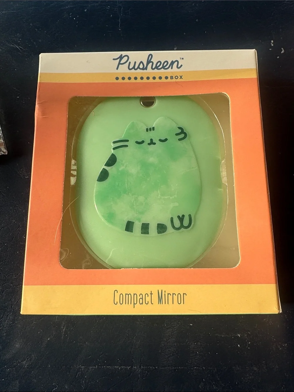 Pusheen Vinyl Figure and Compact Mirror